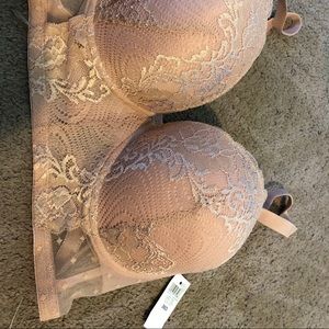 NWT pink lacy push up bra